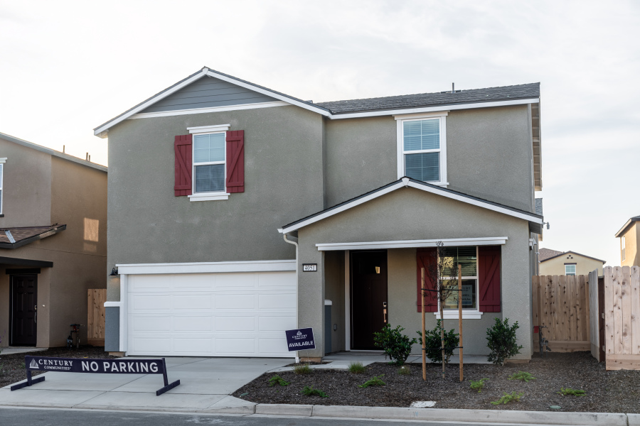 0086 4051 N Rosalia Avenue