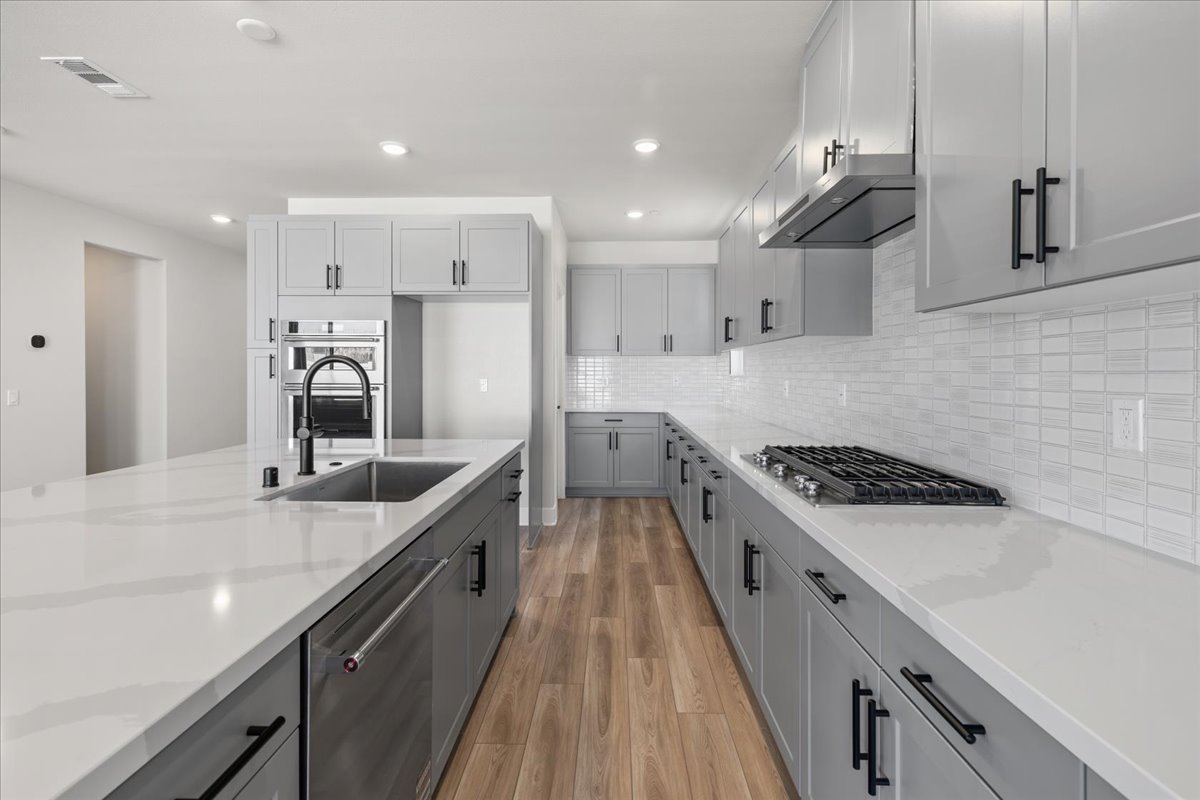 0028 16680 Dara Avenue