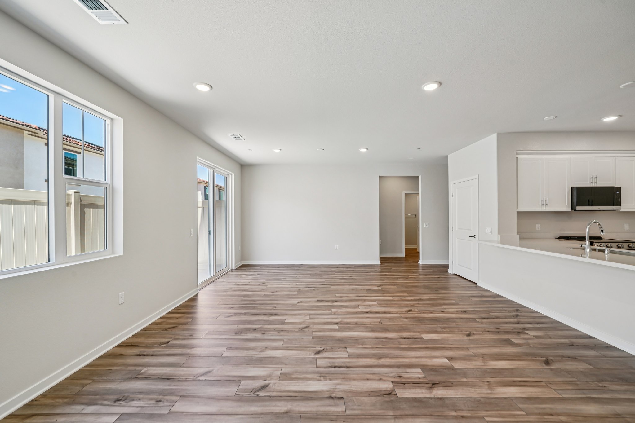 2202 36125 Domingo Avenue