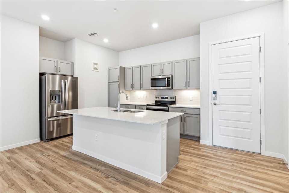 2106 485 Interlocken Blvd., #106