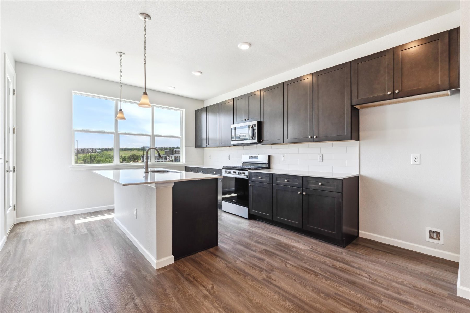0054 457 Interlocken Blvd., 101