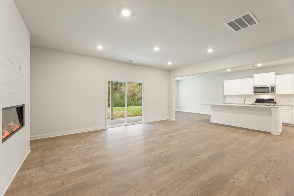 0017 7210 Carruthers Way