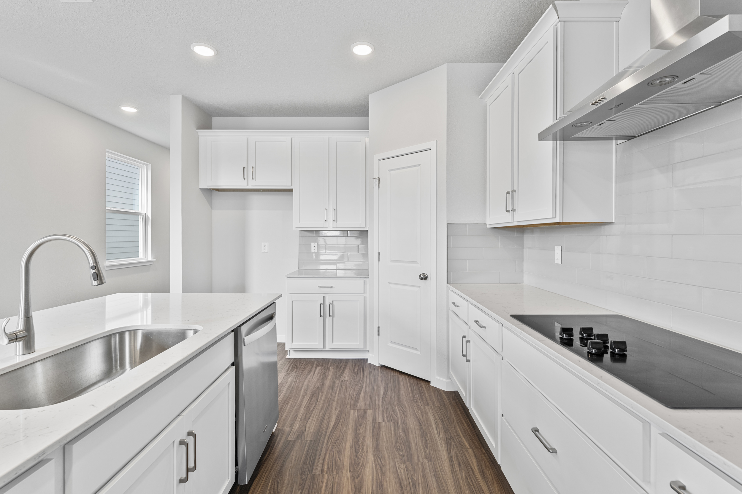 Lot 26 Chef's Kitchen with Island at The Preserve at Camden Woods