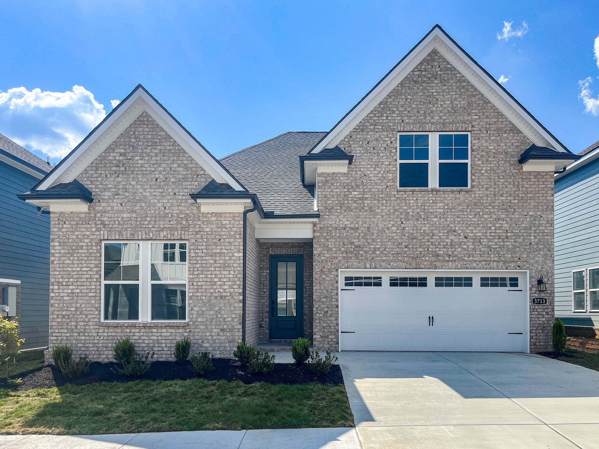 0045 3713 Marthinus Lane