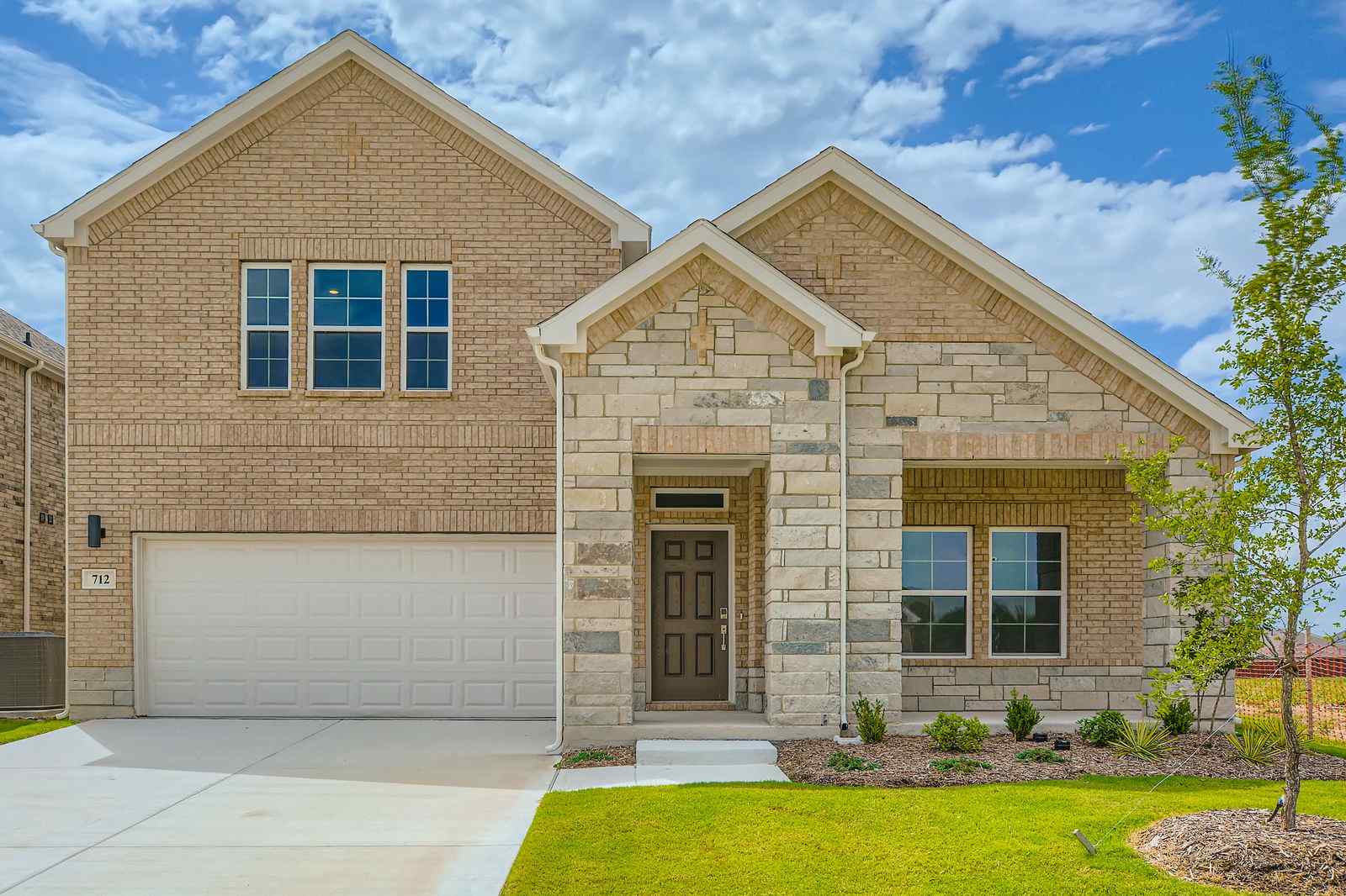 2KK12 712 ASHLEY GARDENS DRIVE