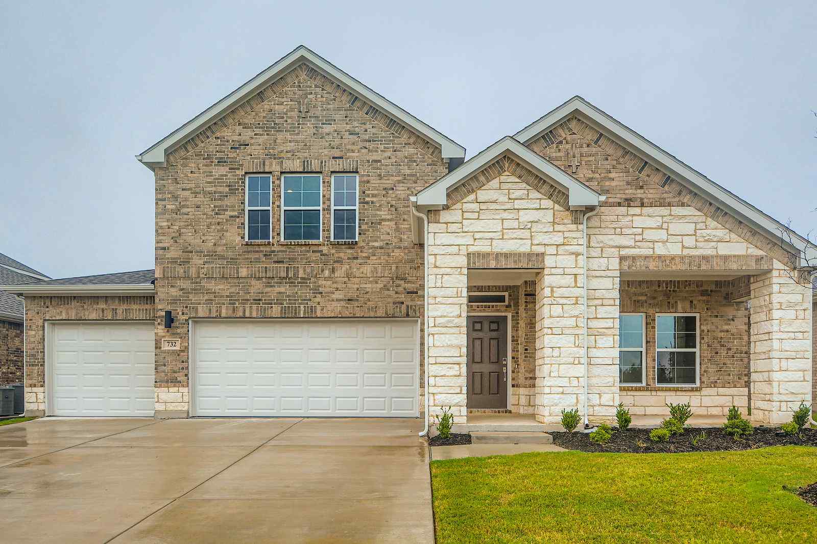 5BMM16 732 VINEYARD WAY