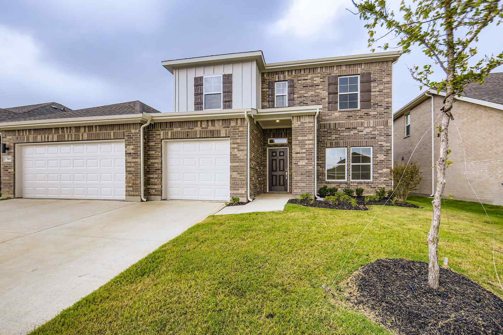 5BNN18 769 VINEYARD WAY