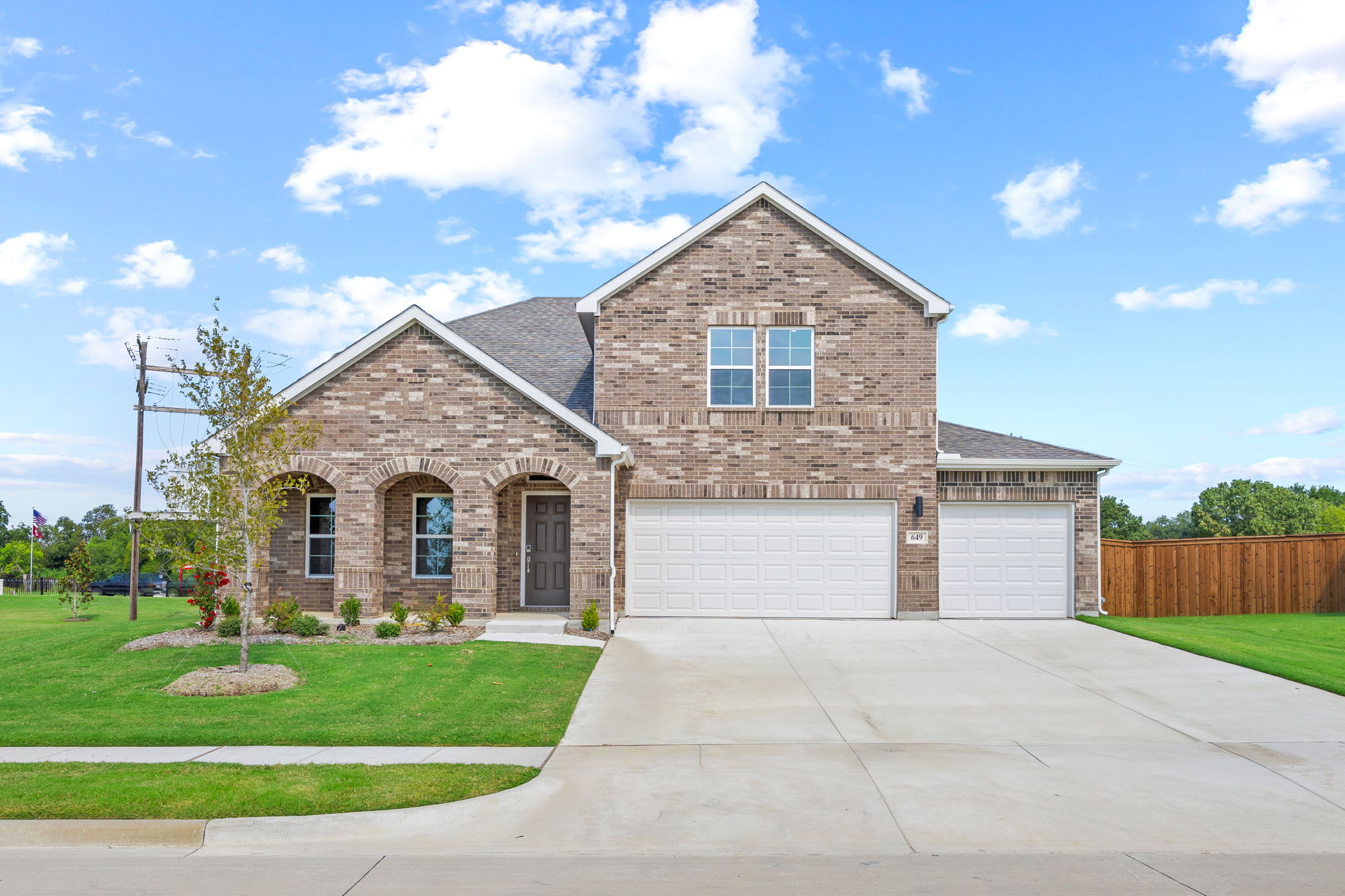 2M20 649 LANDRY LANE