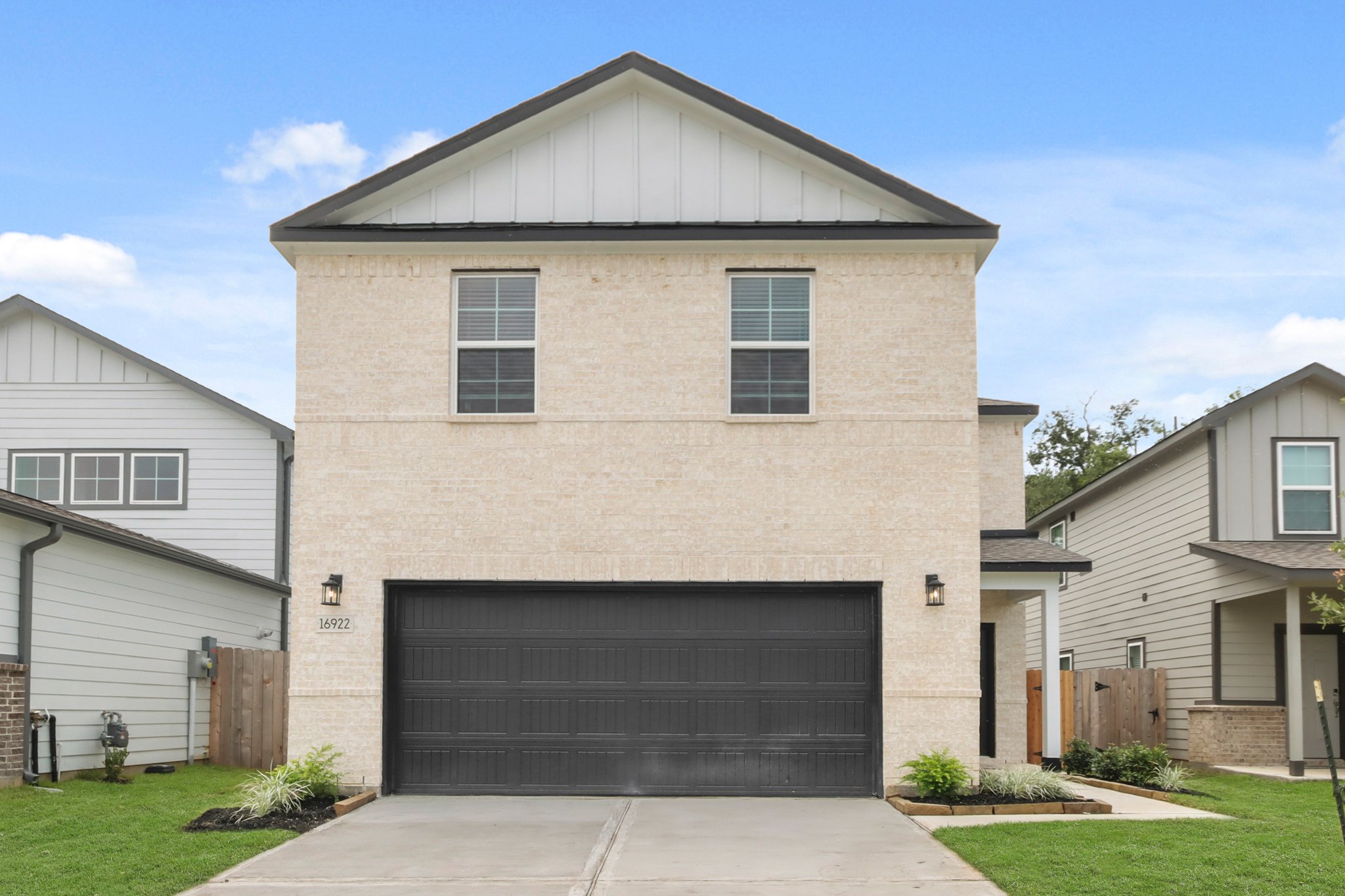 030347 16922 Needlepoint Drive
