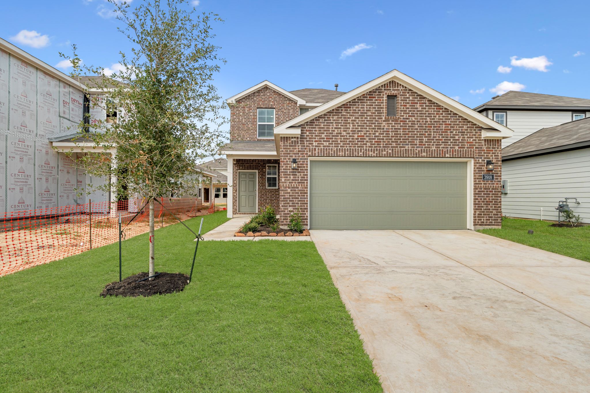 010704 3918 Accolade Crossing