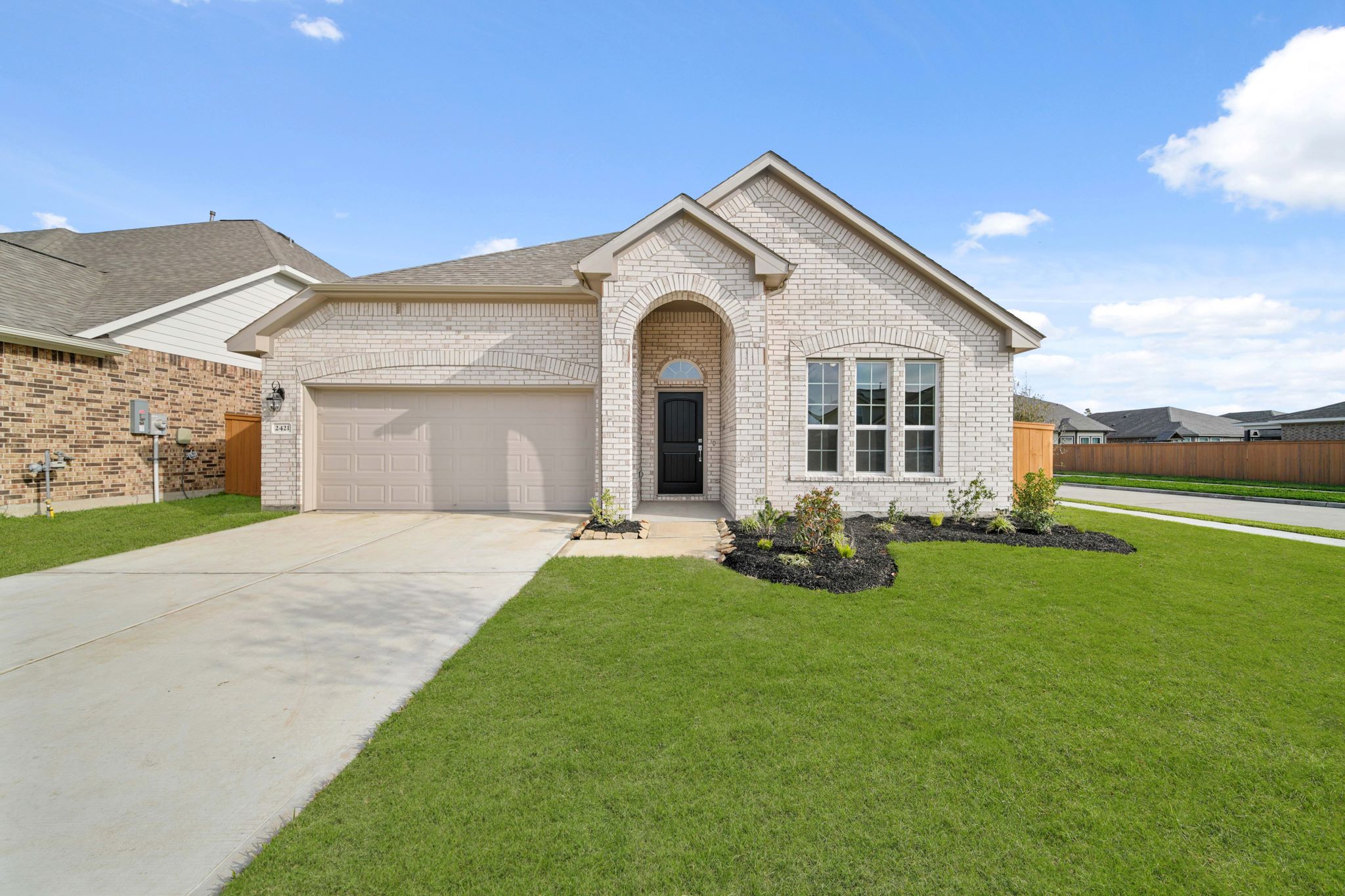 014B01 2421 Abbot Brook Dr.