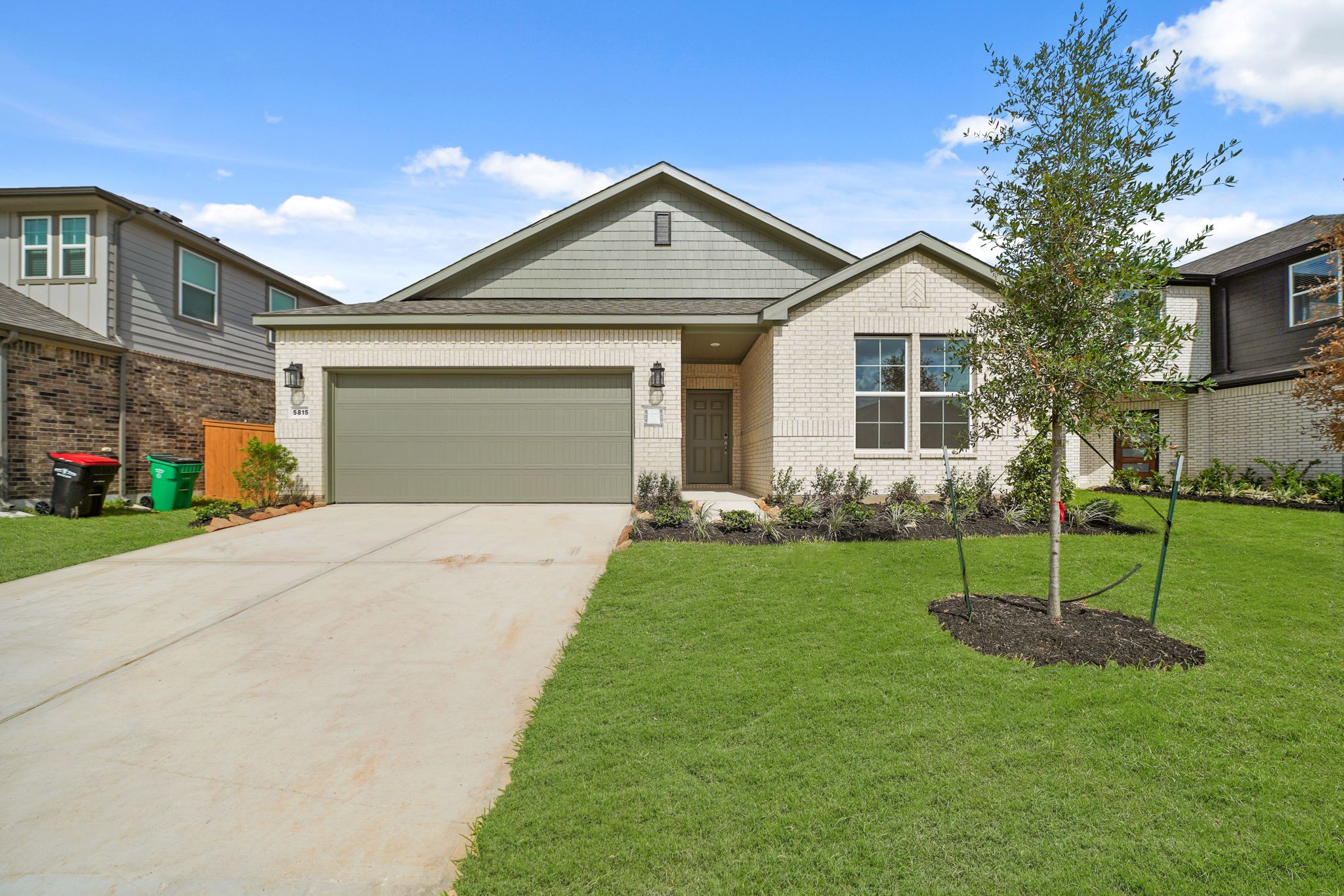350529 5815 Capri Forest Drive