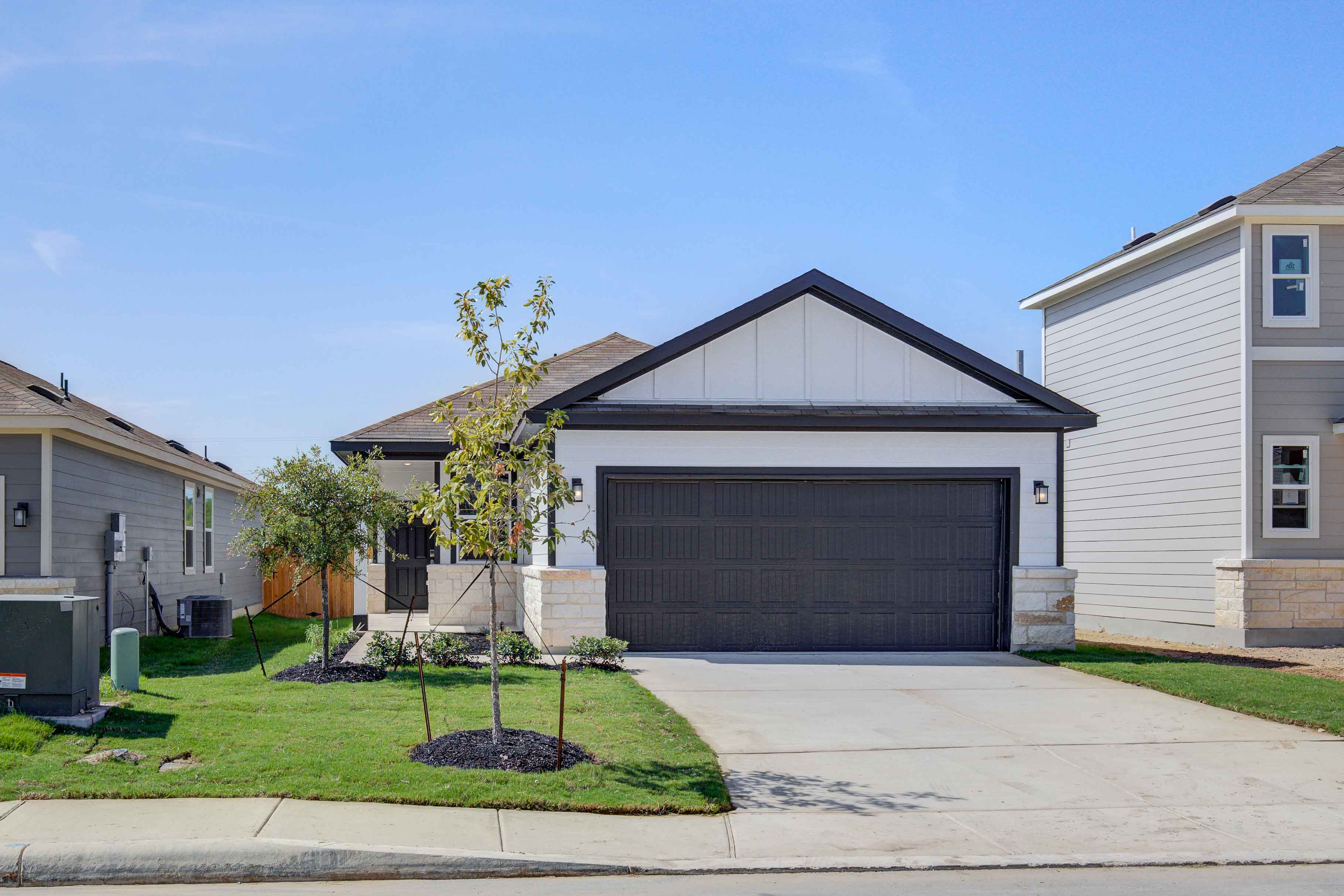 356201 12518 Spike Heights