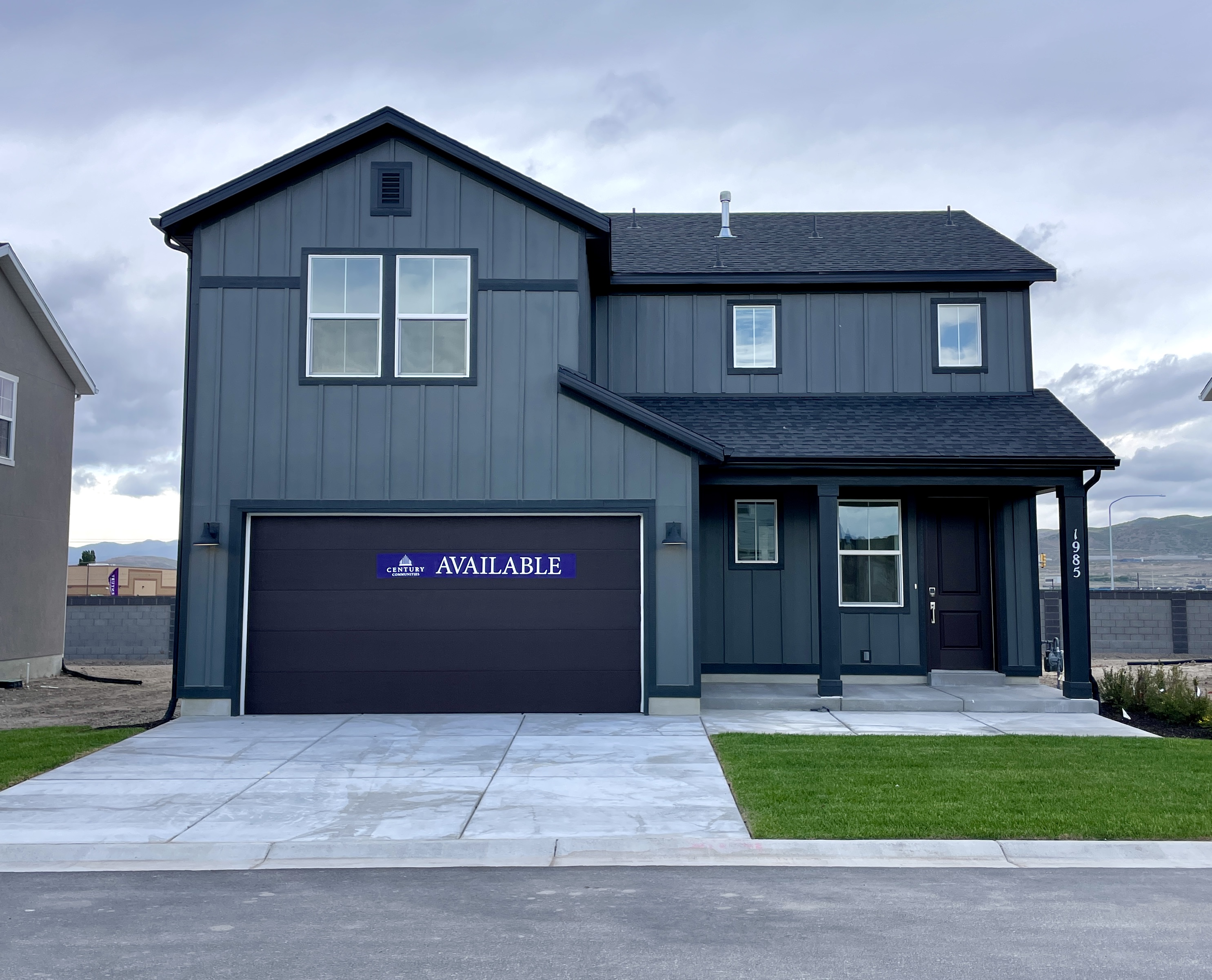 0061 1985 N 2250 W Street