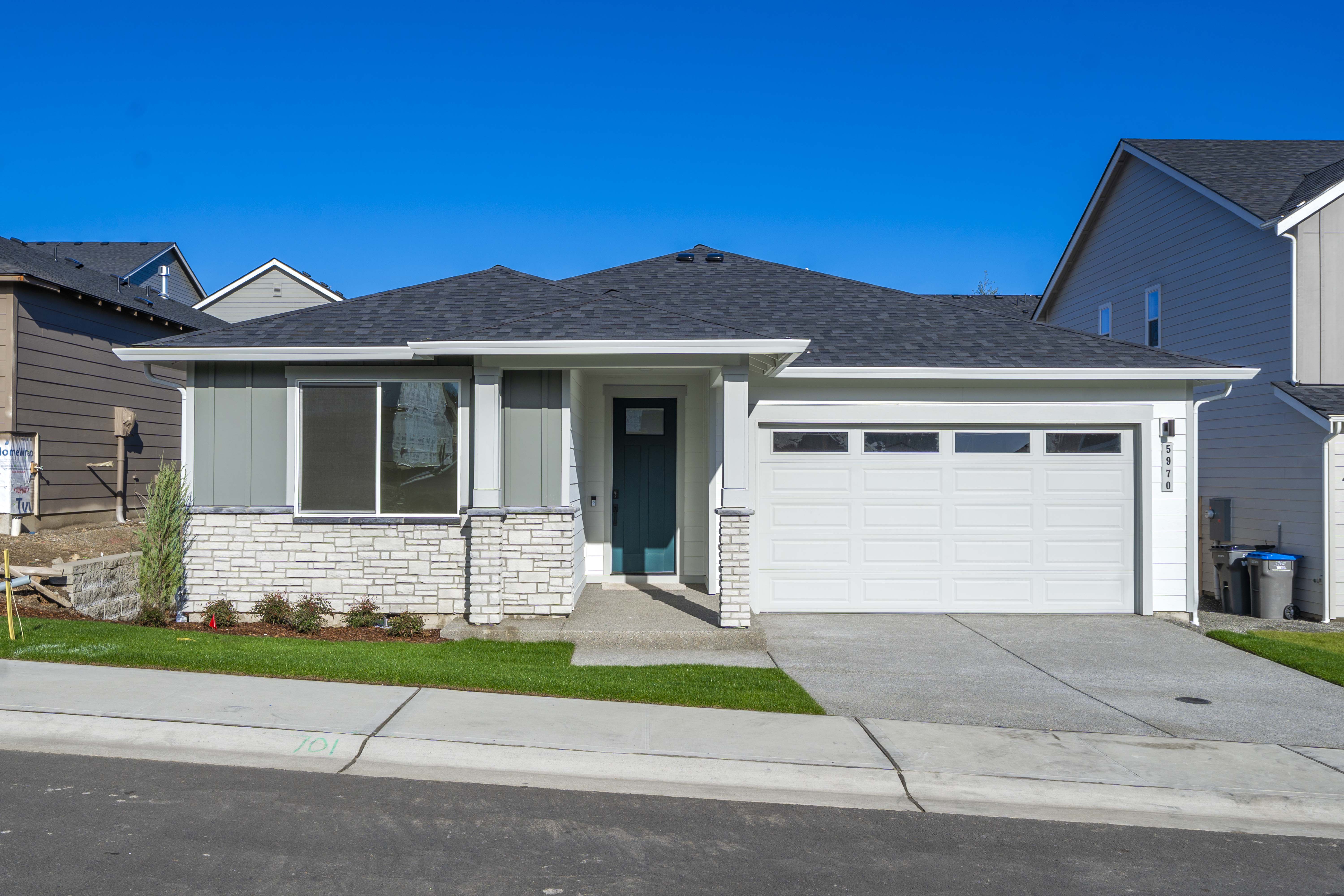 0302 5970 THORNHILL AVE SW