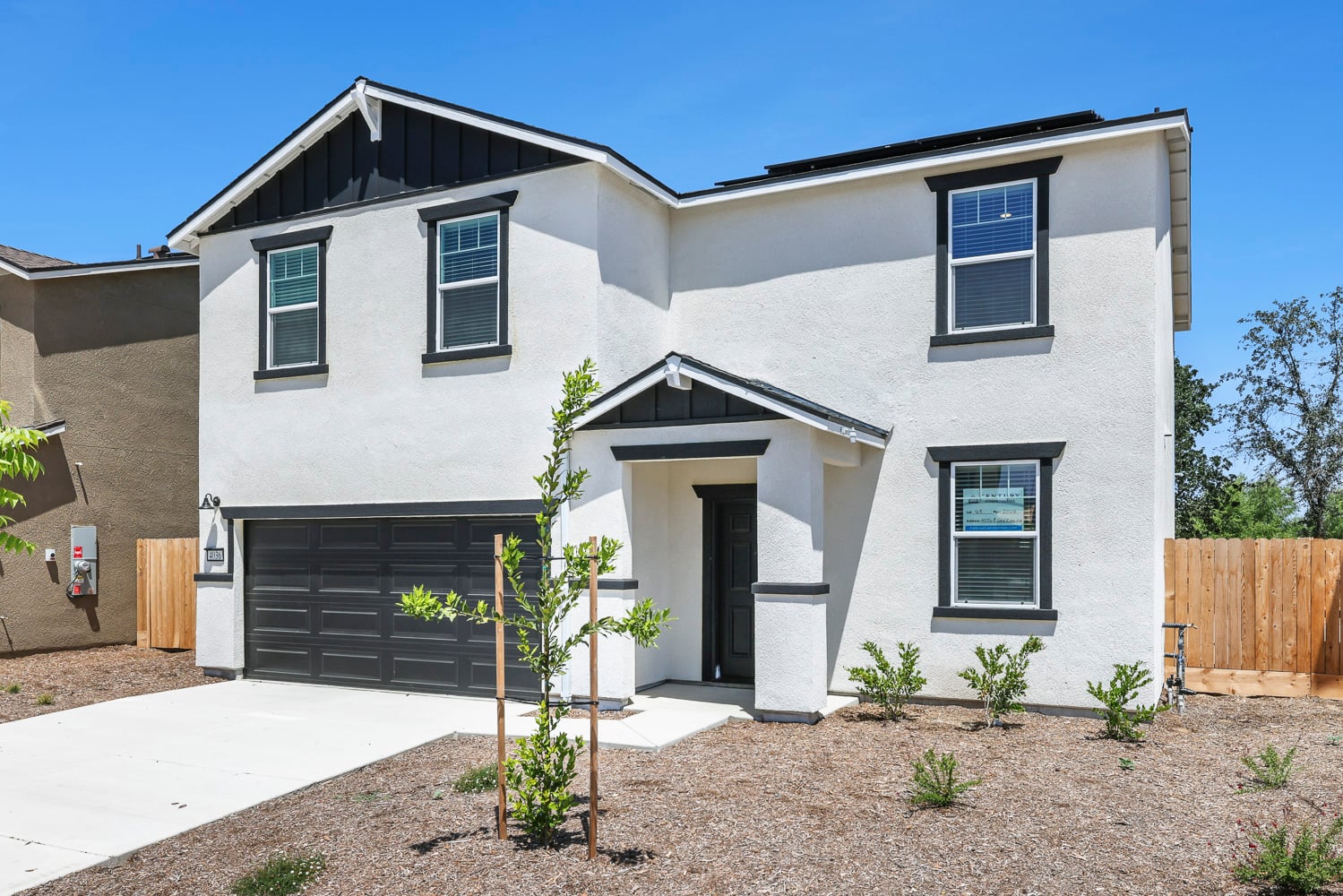 0068 4036 E. Oakridge Avenue